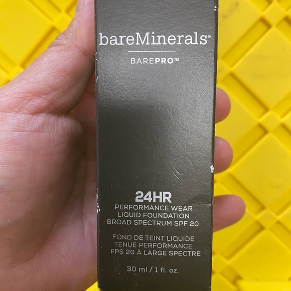 NEW bareMinerals BarePro Liquid Foundation - 0.5 Porcelain - Broad Spectrum 20 - Picture 5 of 6